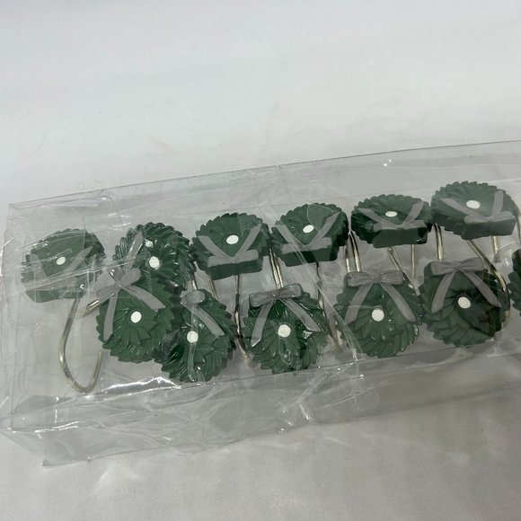 Green Wreath Shower Curtain Hooks 12PC Set NWOT - Picture 1 of 7
